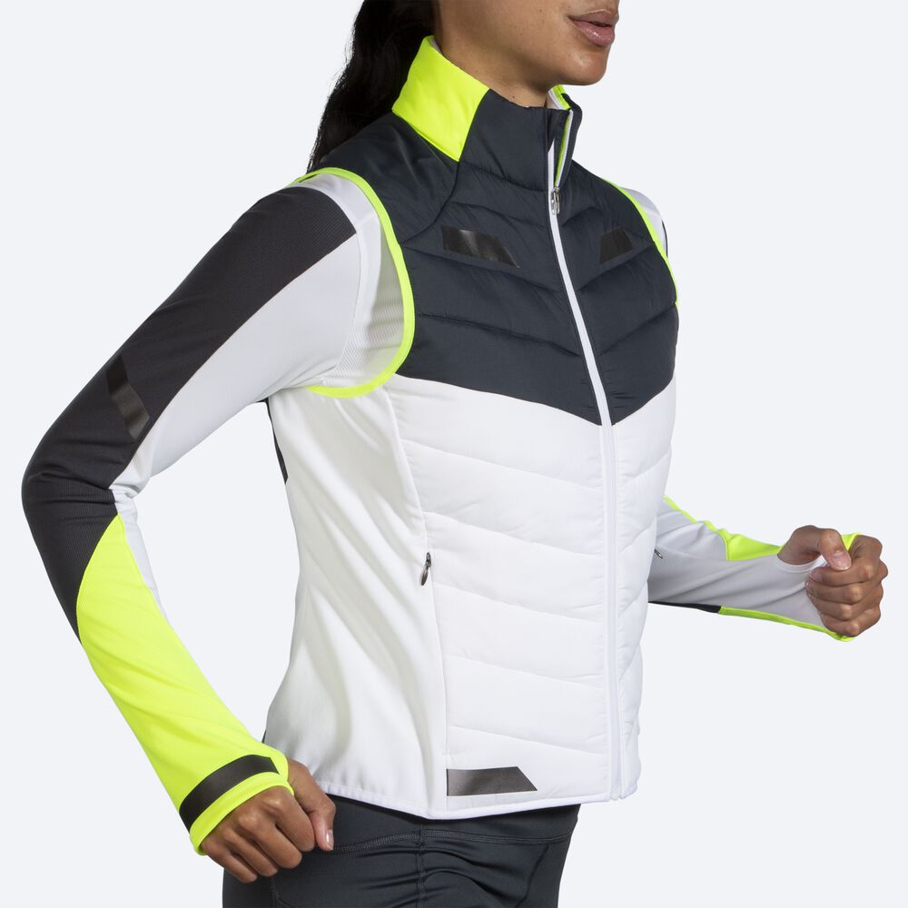 Brooks Run Visible Insulated Női Mellény Fehér | HU841572